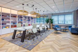 moderne kantoorinrichting vergaderruimte